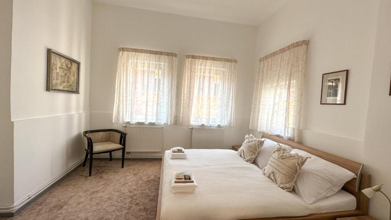 Apartment Bohemia Karlovy Vary Bagian luar foto
