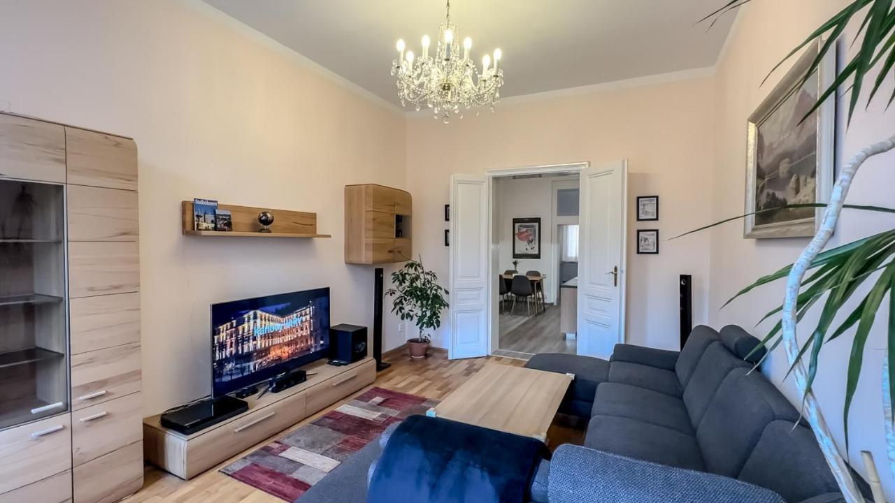 Apartment Bohemia Karlovy Vary Bagian luar foto