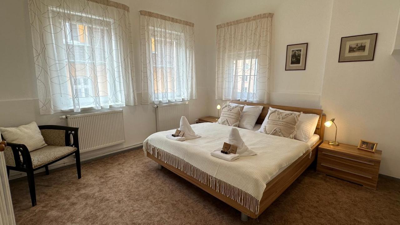 Apartment Bohemia Karlovy Vary Bagian luar foto